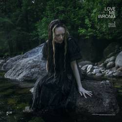 Portada de Love Me Wrong
