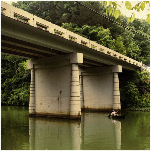 Portada de Water Under The Bridge