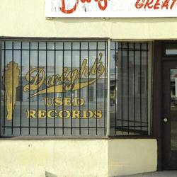 Portada de Dwight's Used Records