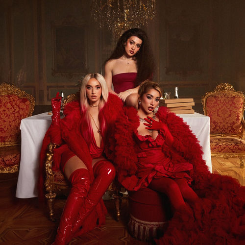 Portada de LA REINA (REMIX)