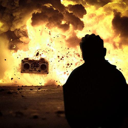 Portada de THE ROOF IS ON FIRE