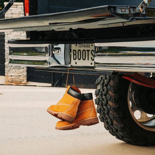 Portada de Boots (feat. Shania Twain)