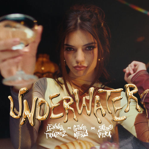 Portada de UNDERWATER