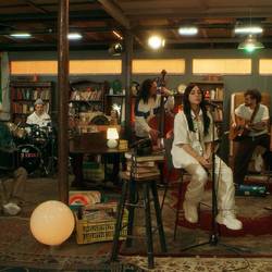 Portada de Nicki Nicole (Live at NPR's Tiny Desk)